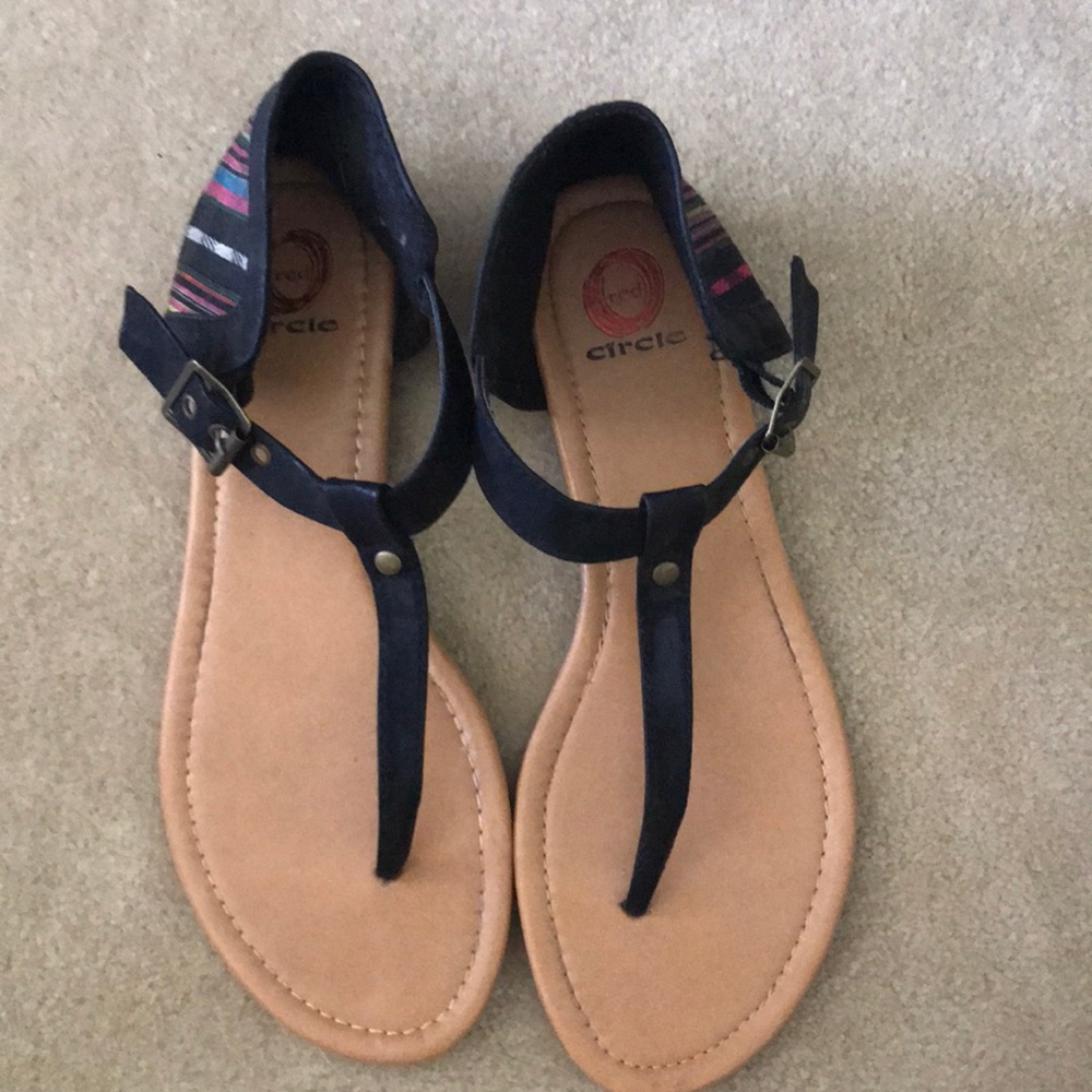 Red circle sandals